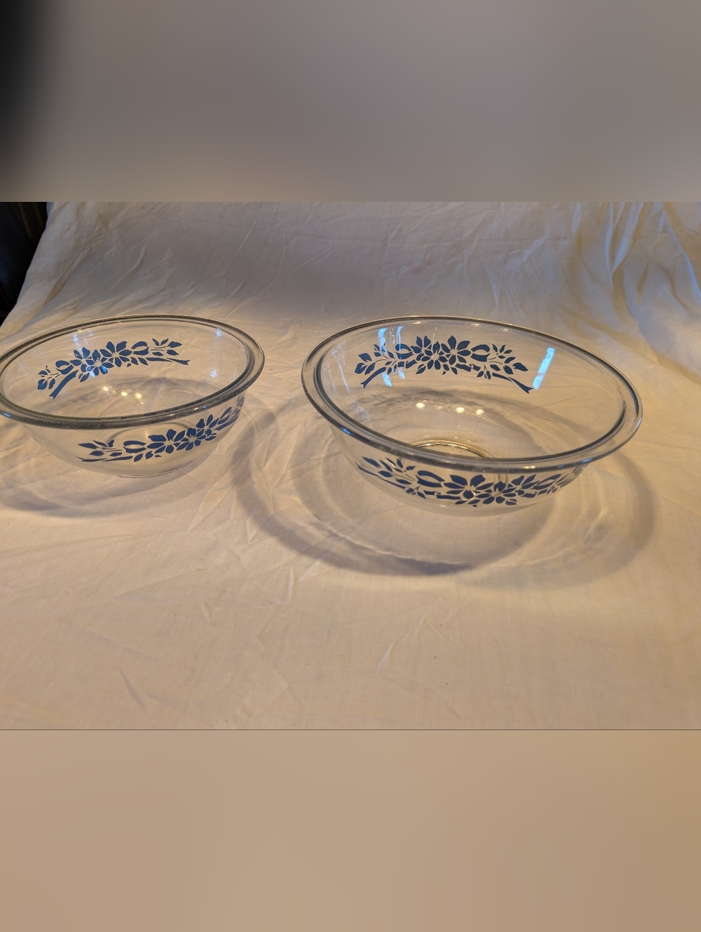 2/60$ Pyrex Clear Glass Mixing Bowls with Blue Floral Pattern
